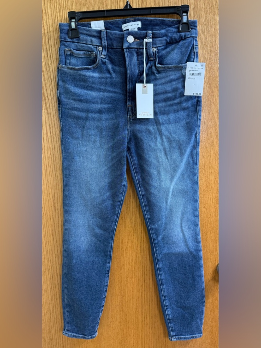 Good American Skinny Jeans in Medium Blue Wash